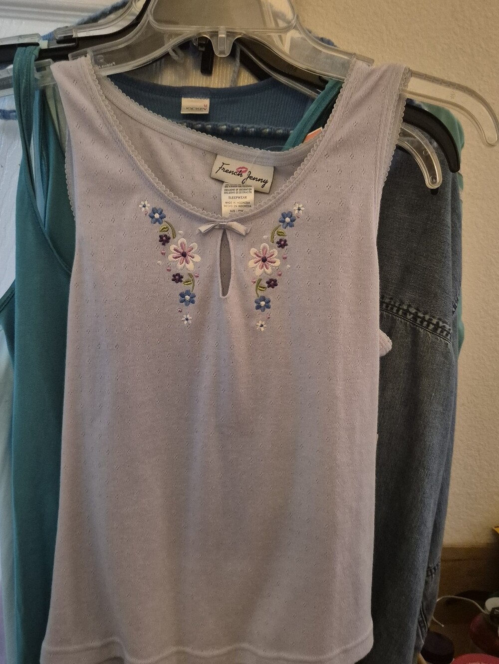 8 Women's Tank Tops 5 size Med 3 Sm Most Unworn Quality Brands 8 For Only $14 - Picture 5 of 15